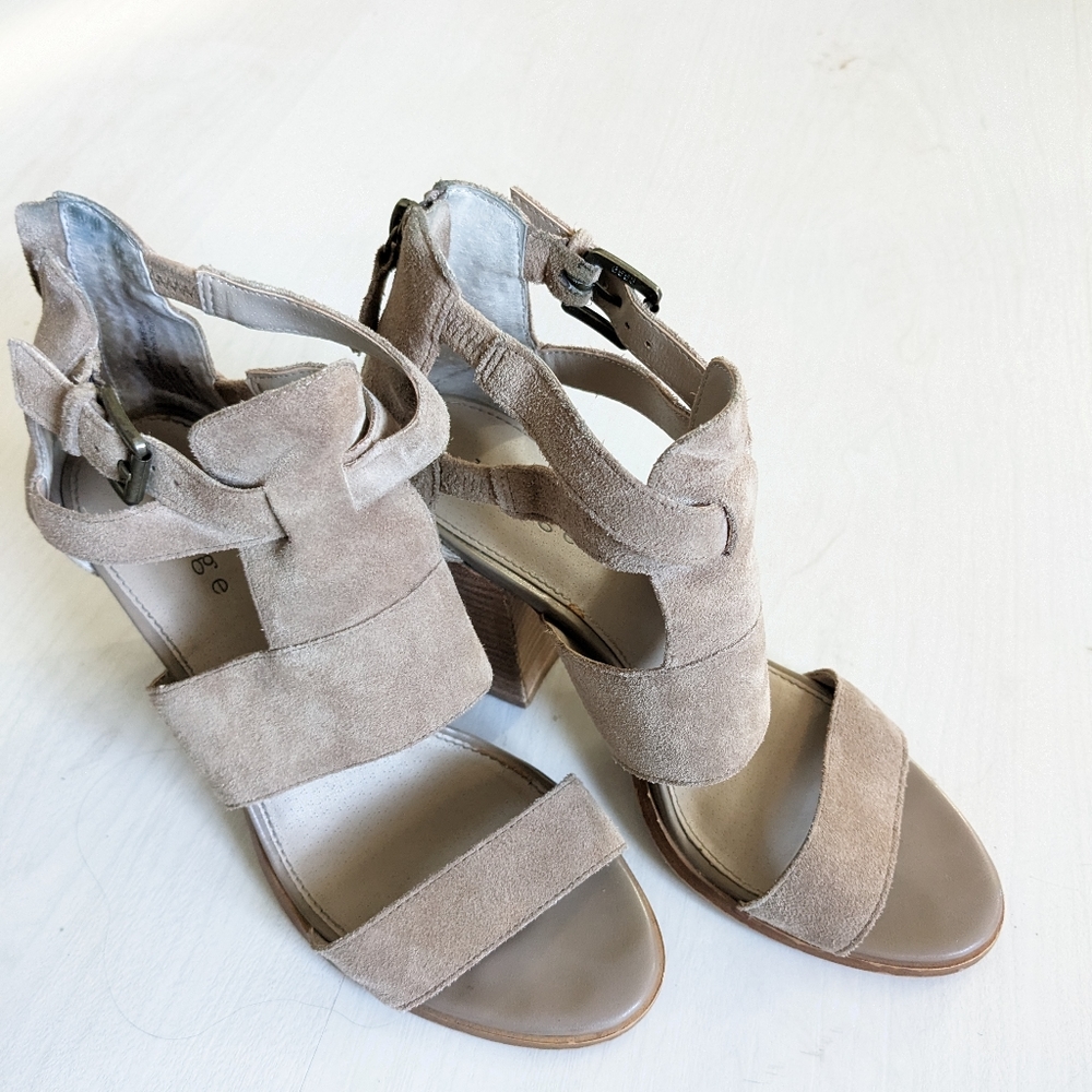 Hinge Cora Leather Sandal